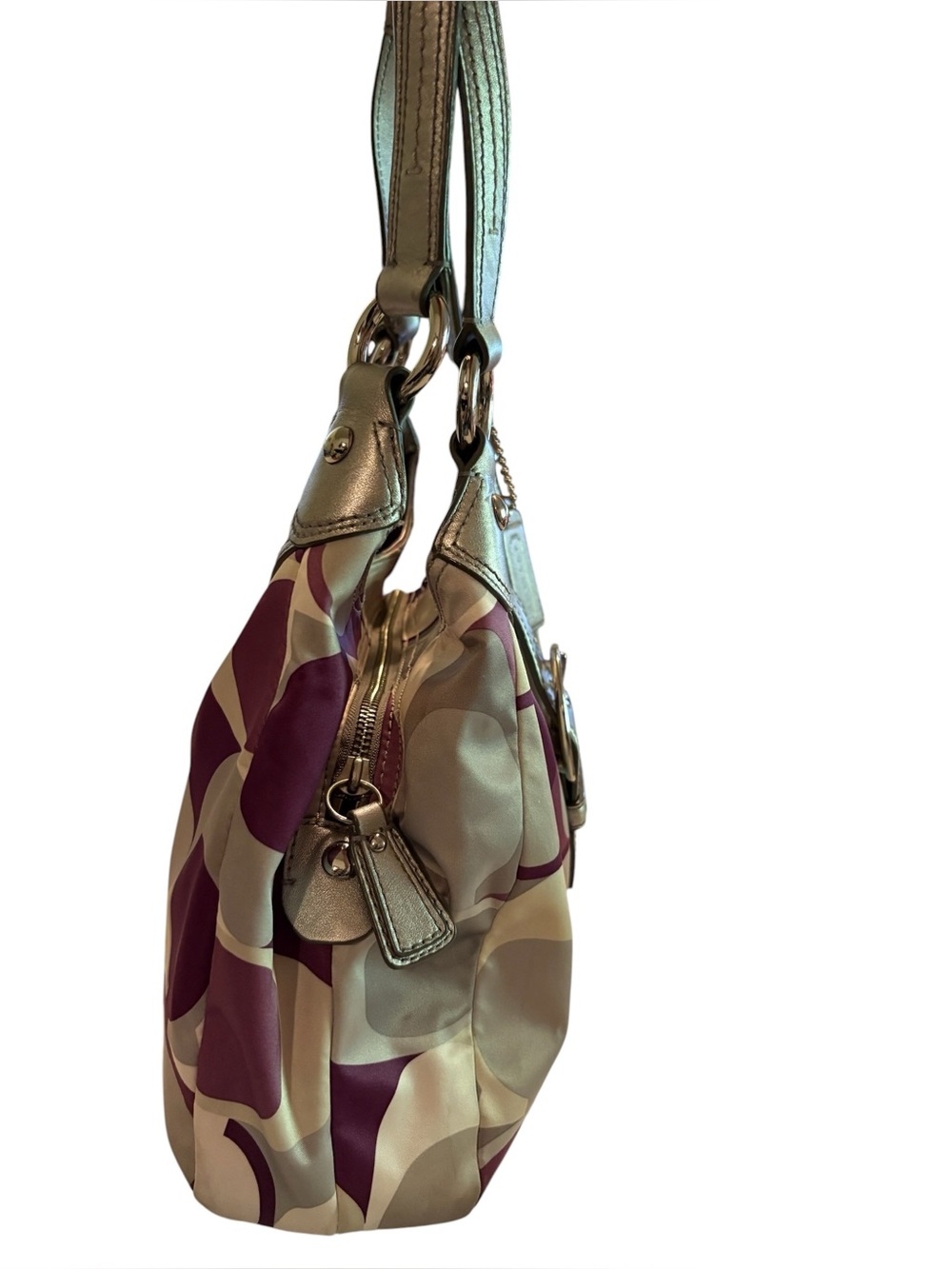 Coach Soho Scarf Print Hobo Bag (model F17406) 2011 - Picture 5 of 14
